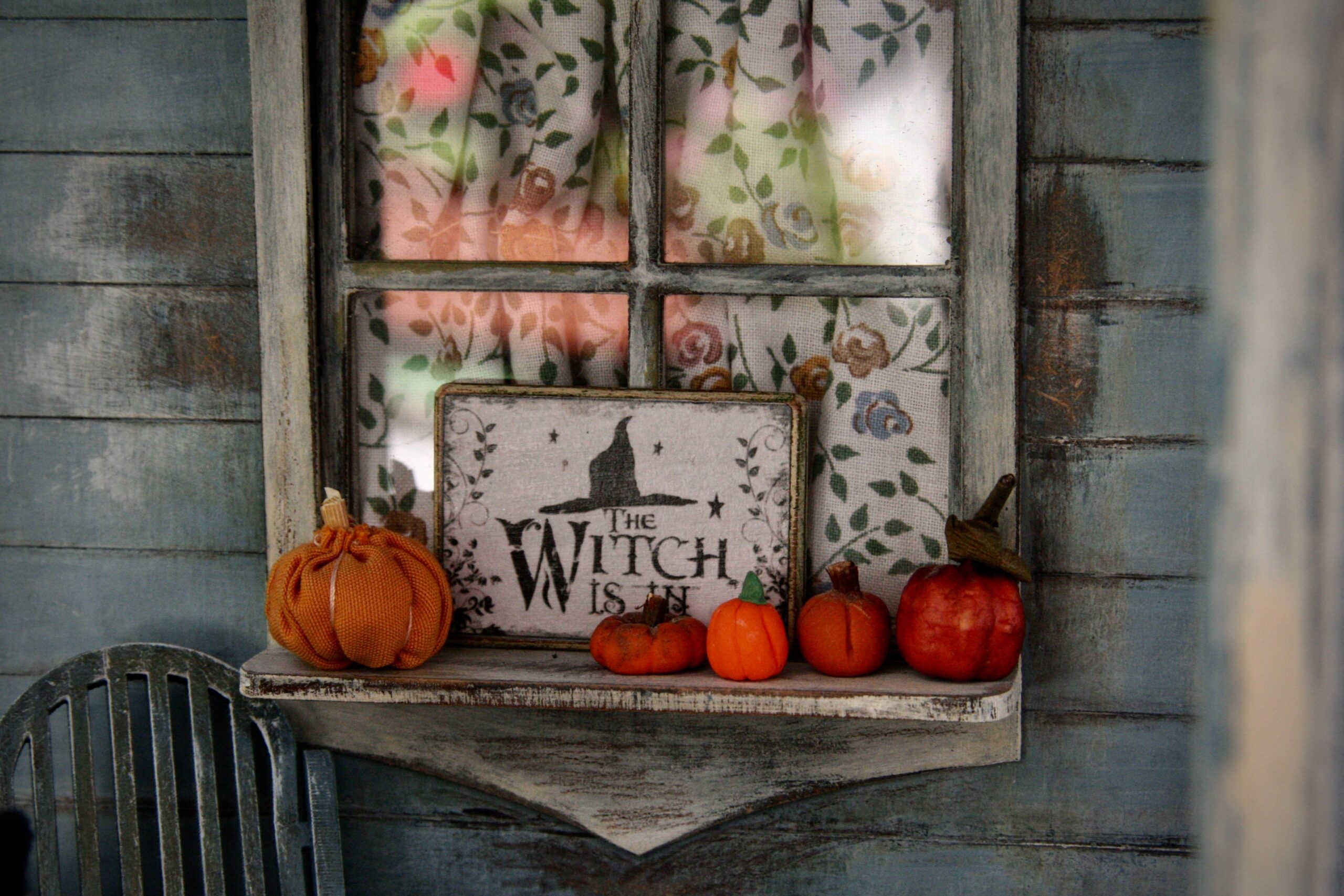 Halloween decor